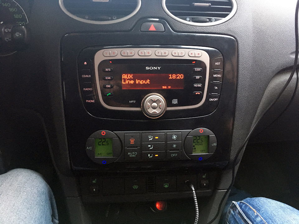 Магнитола SONY рест. — Ford Focus Hatchback II, 1,8 л, 2006 года ...