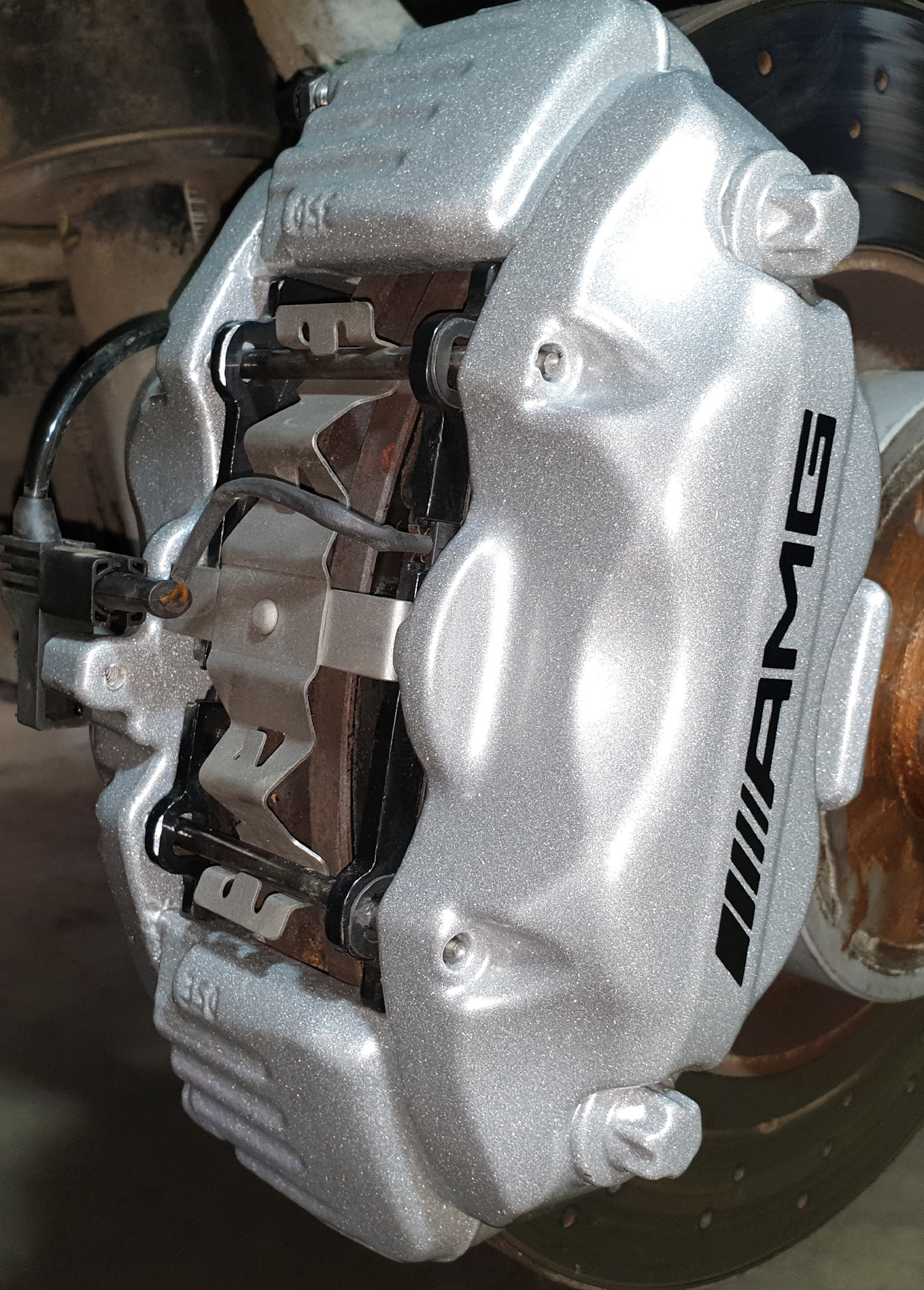 суппорта amg mercedes w164. суппорта mercedes 463. суппорта торм e200. суппорта mercedes. суппорт мерседес 210.