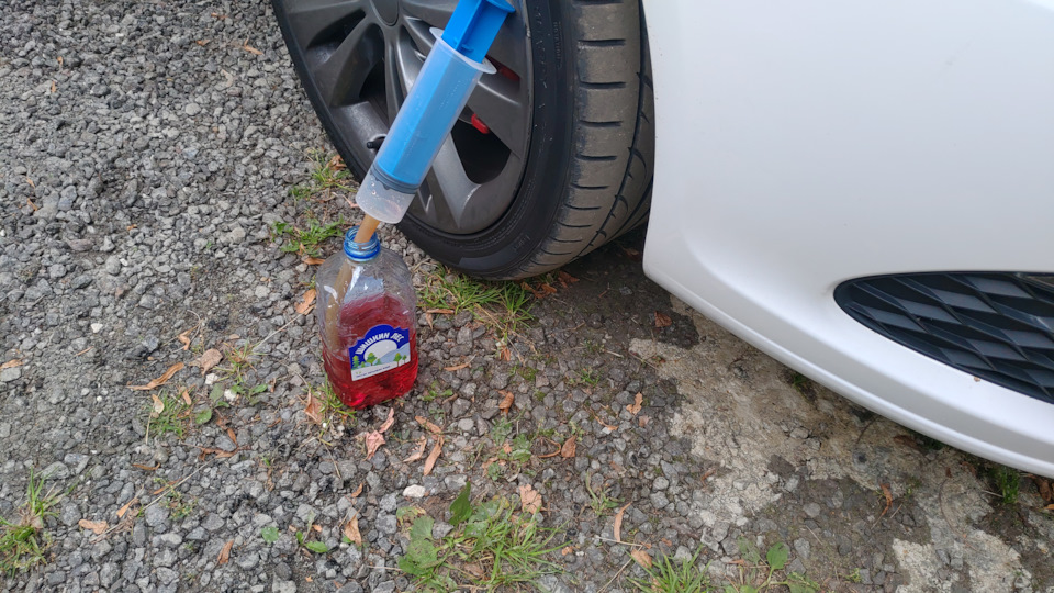 Замена расширительного бачка охлаждающей жидкости — Skoda Octavia RS A5 ...