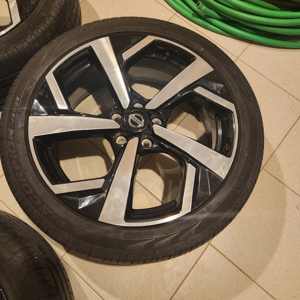 Шины летние Pirelli 225/45 R19, литые диски Original 7Jx19 ET40 5x114,3 ...