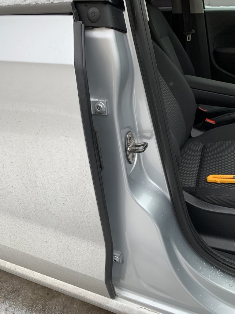 53. Уплотнитель двери (вторая попытка) — Volkswagen Polo Sedan, 1,6 л ...