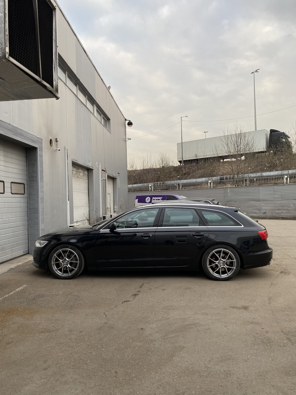 Фото в бортжурнале Audi A6 Avant (C7)