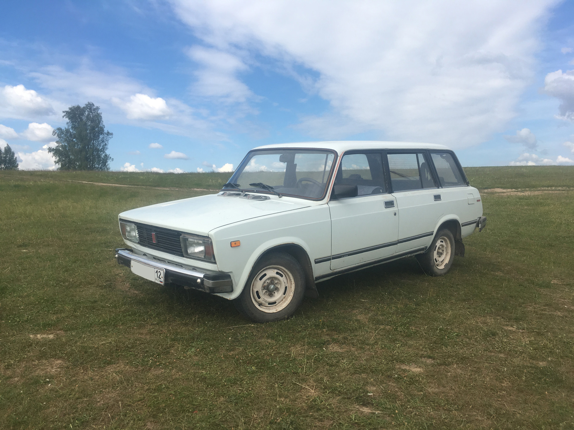 Четверка какая. ВАЗ 21043. Жигули ВАЗ 21043. 2104 Lada 1989. ВАЗ 2104 Старая.