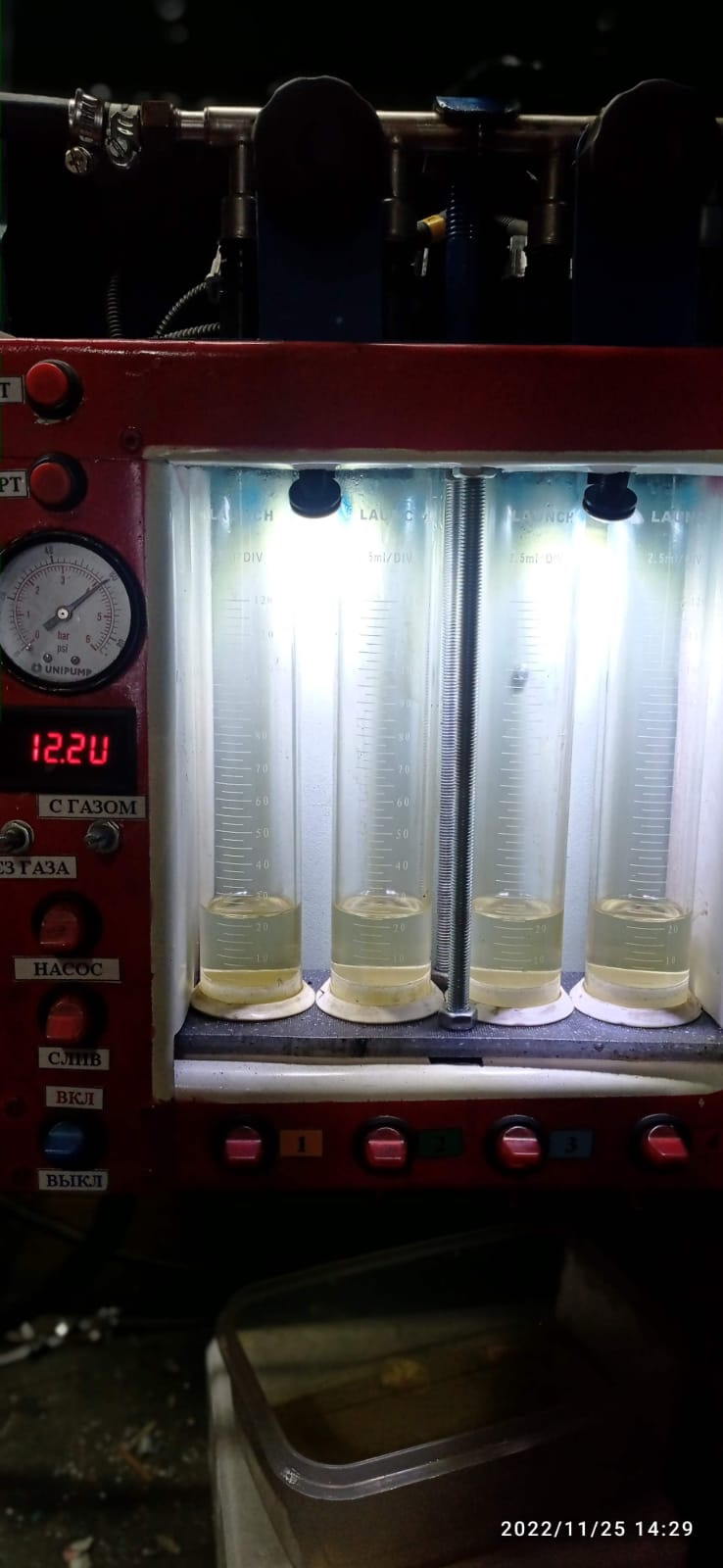 давление 4 бара. не текут — Toyota Funcargo