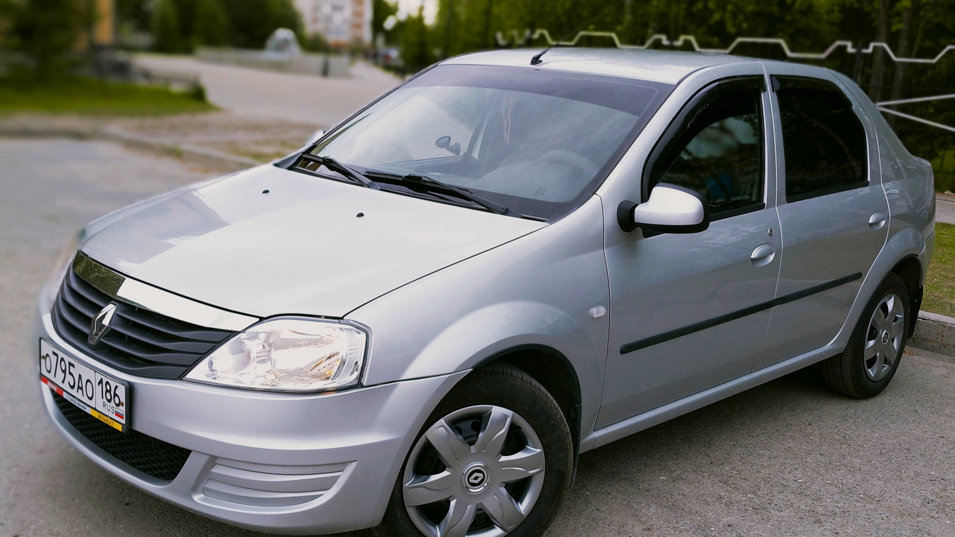 Renault Logan 2013 2