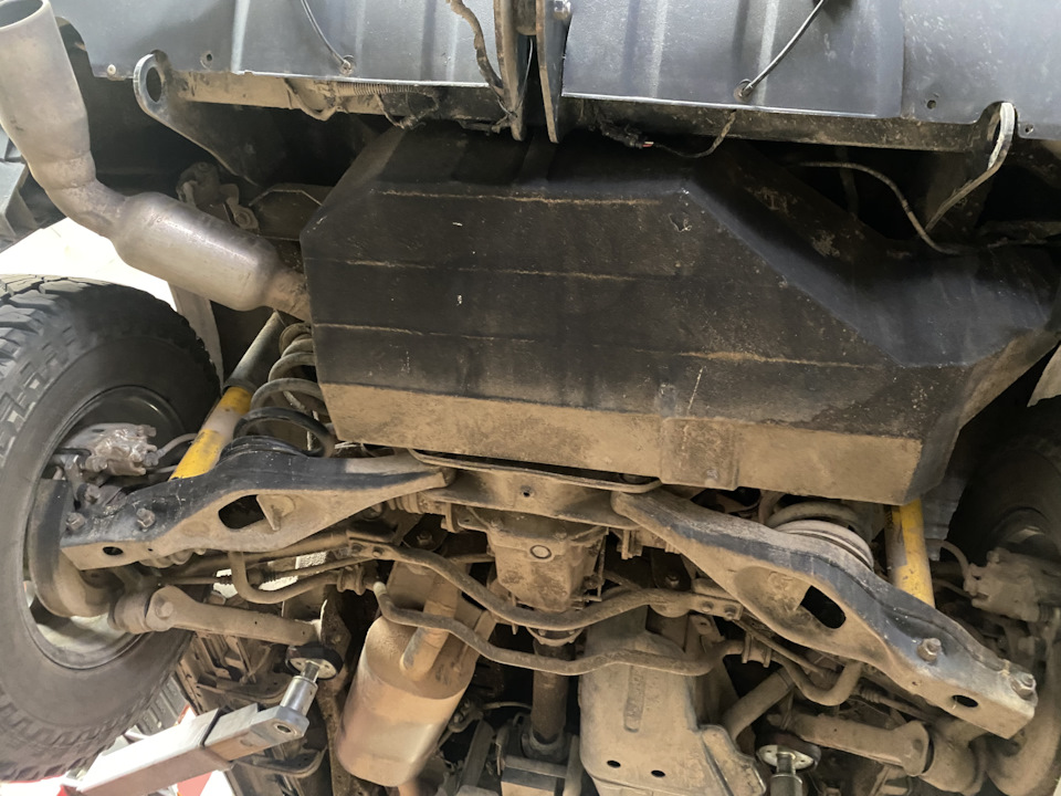 Дополнительный топливный бак — Mitsubishi Pajero (3G), 3,8 л, 2004 года ...