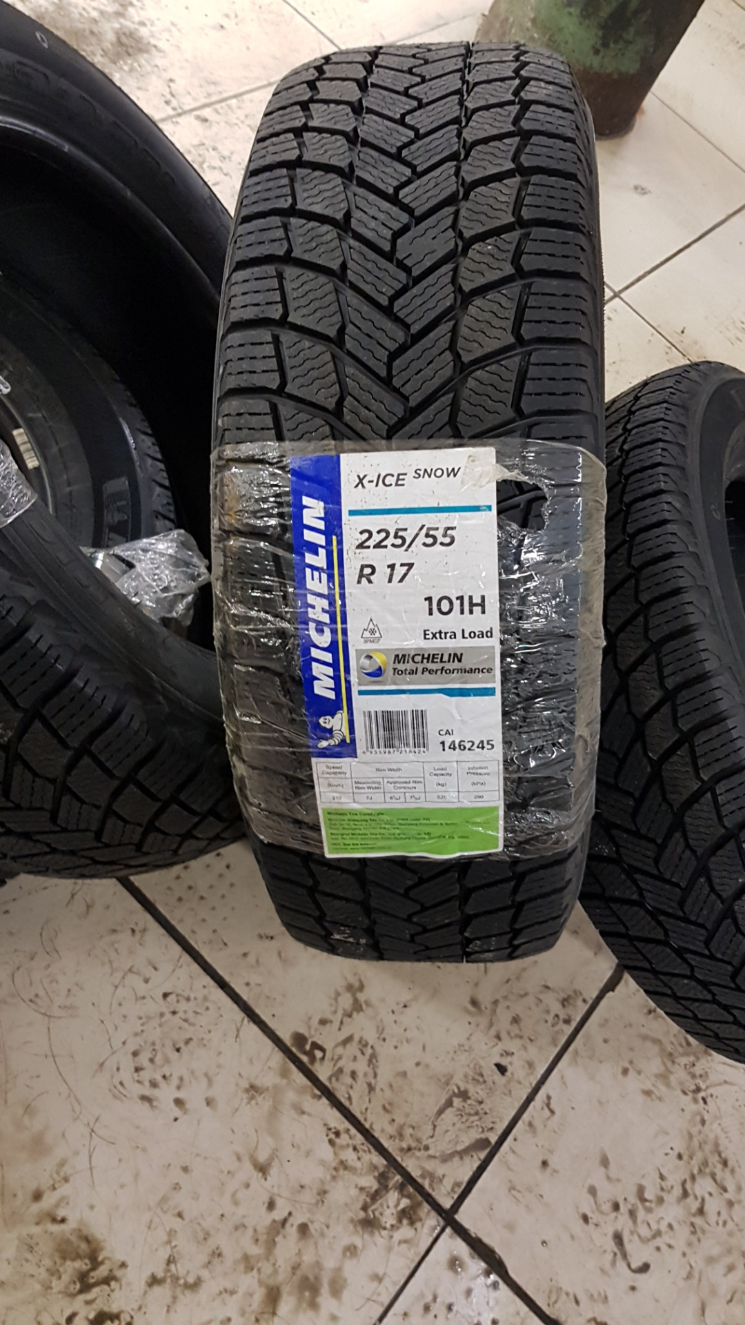 Michelin x ice snow. Michelin x-Ice Snow drive2. Мишлен x Ice Snow 275/40/20. Michelin x-Ice Extra load.