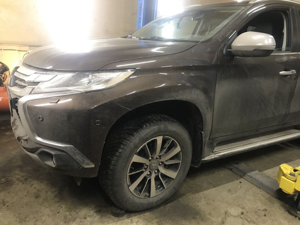 Шприцовка шлицевого соединения переднего кардана МПС3 — Mitsubishi Work ...