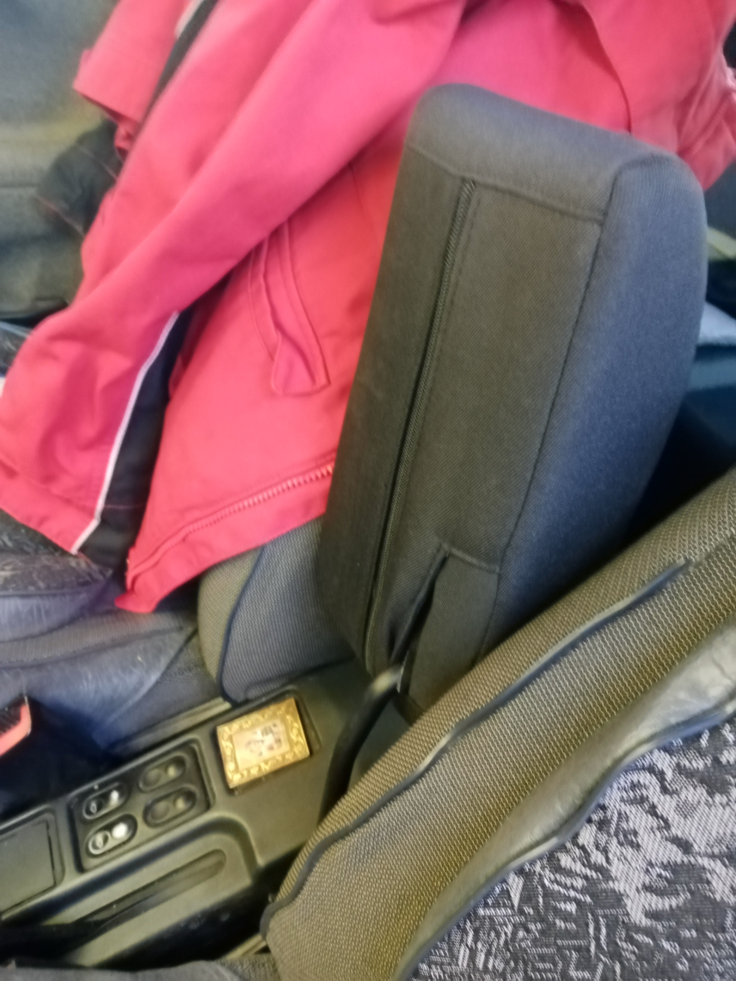 Эмблема решетки от Passat B8 нам в решетку))) — Volkswagen Passat B6, 3 ...