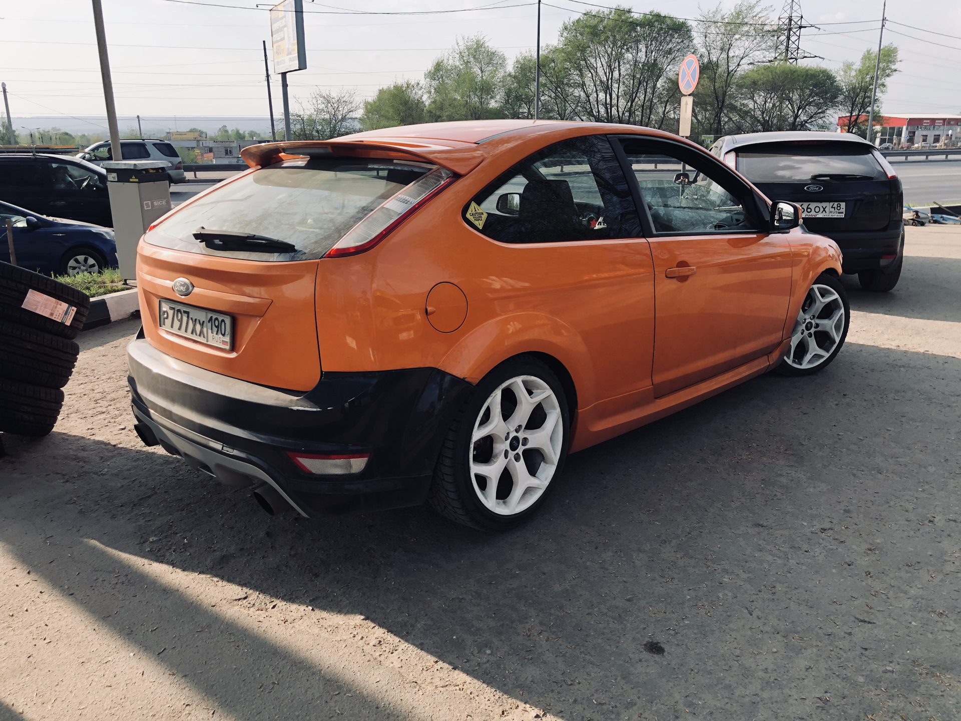 Шины ford focus 2. Ford Focus St 2 Tuning. Ford Focus 2 St диски. Focus St колеса. Широкие колеса Форд фокус 2.