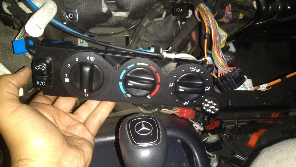 дует ТОЛЬКО ГОРЯЧИМ воздухом. — Mercedes-Benz M-Class (W163), 3,2 л ...