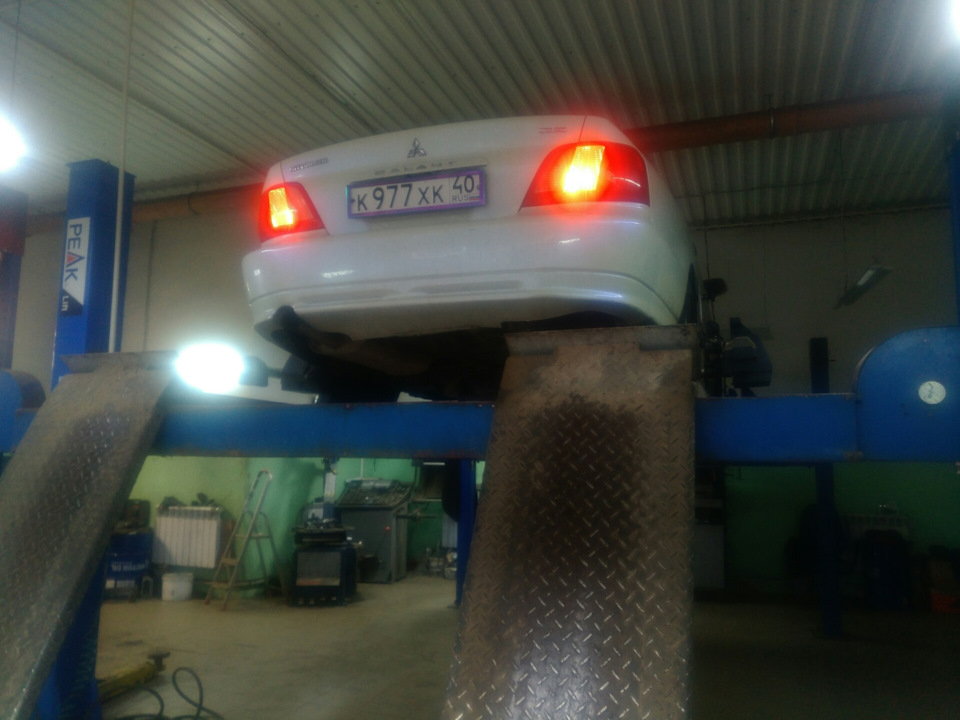 Последствие после вылета сайлентблоков — Mitsubishi Galant (8G), 2,4 л ...