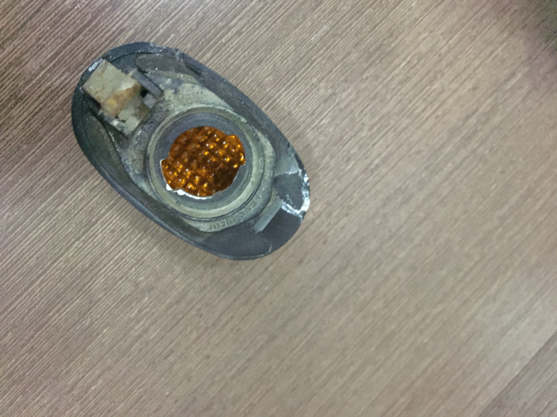 Разъем поворотника hyundai terracan. Повторитель поворота ваз приора. Стекло поворотника ваз 2109. Повторитель поворота chevrolet volt. Стекло поворотника ваз 2109.