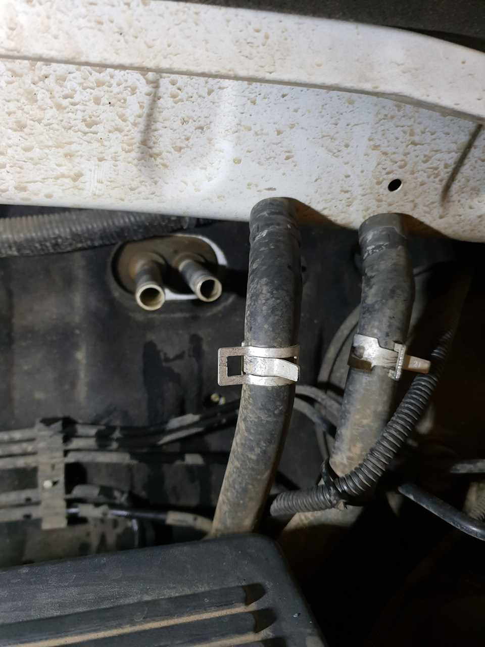 хомуты снял большими пасатижами. — Lifan X60