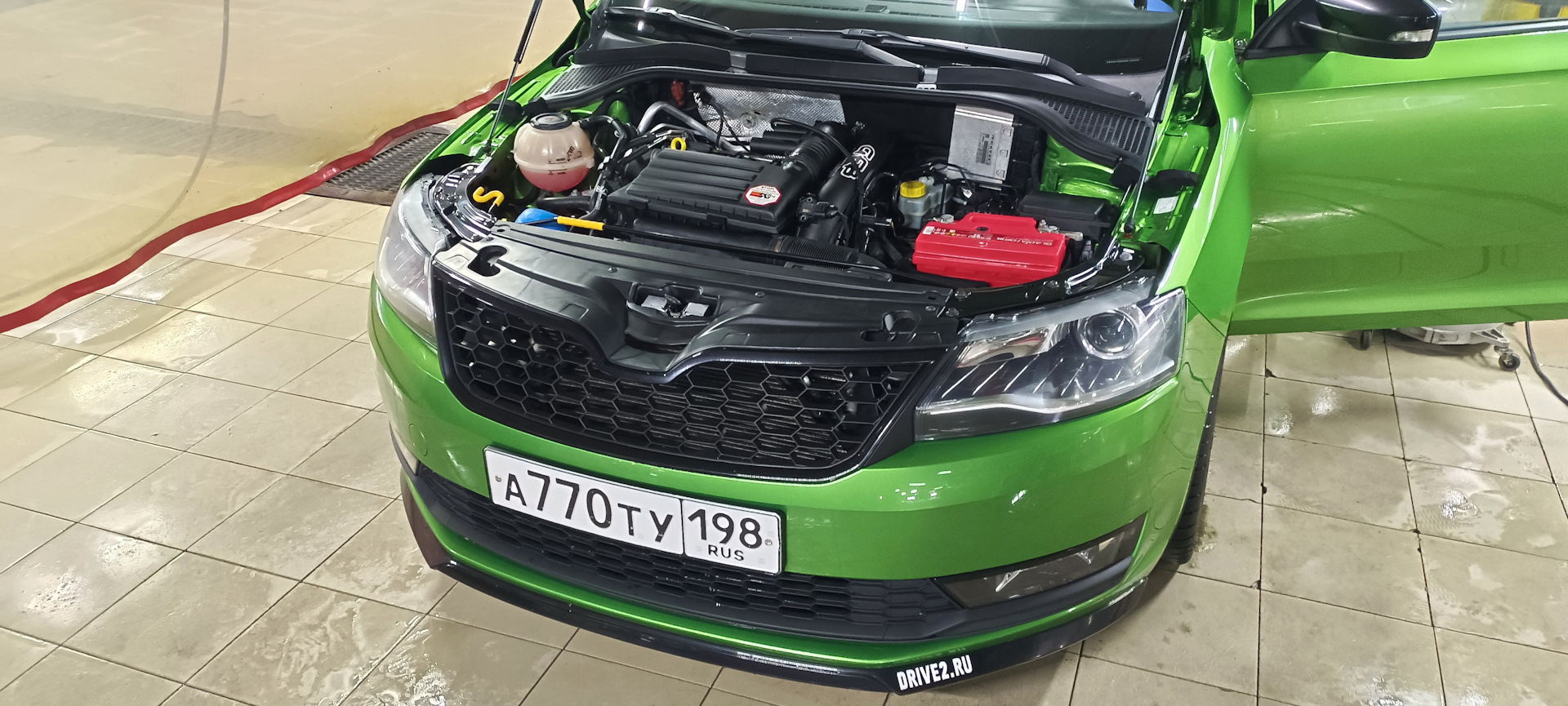 Стайлинг: Мойка всего автомобиля и шильдик Drive2 на Skoda Rapid 1.4TSI —  Skoda Rapid (1G), 1,4 л, 2018 года | стайлинг | DRIVE2