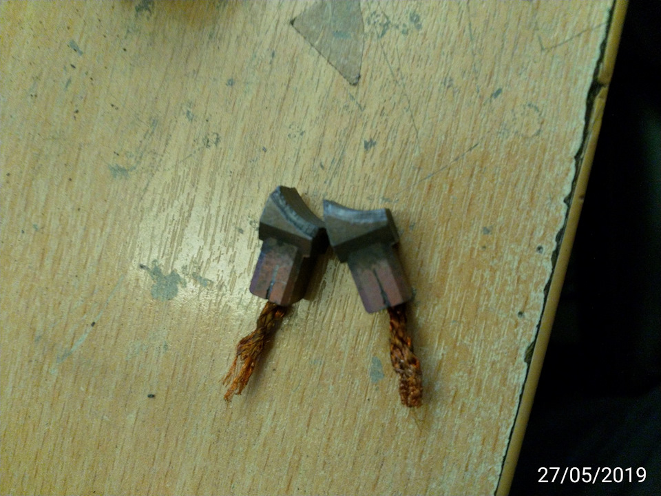 Замена коллектора и щеток мотора печки — Volkswagen Jetta V, 2 л, 2007 ...