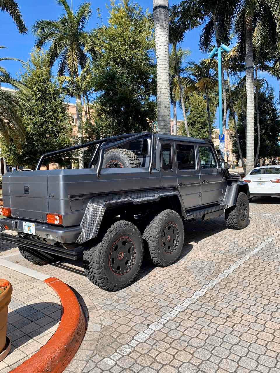 Гелендваген6х6 серый мат дома в Америке — Mercedes-Benz G-Class (W463), 3  л, 2016 года | фотография | DRIVE2