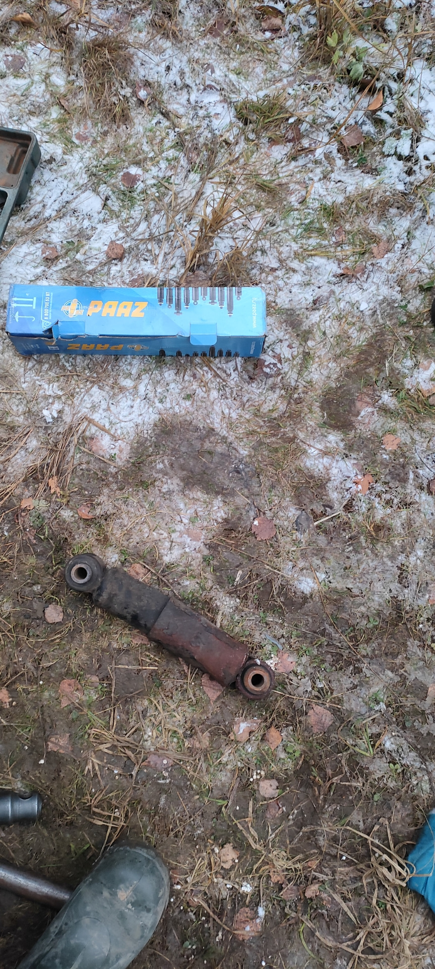 Замена амортизатора на прицепе и замена козырька солнцезащитного ...