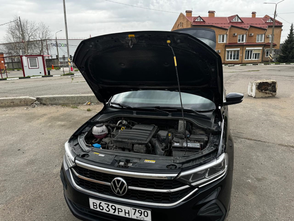 Газовые лифты и уплотнитель капота — Volkswagen Polo liftback, 1,6 л ...