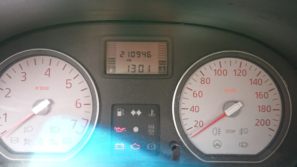 Левый сальник/пыльник коробки — Renault Logan (1G), 1,6 л, 2008 года ...