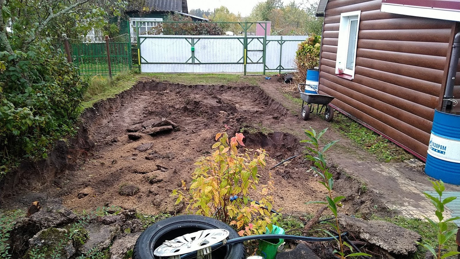 Площадка под автомобиль на даче своими руками бюджетный вариант фото и чертежи