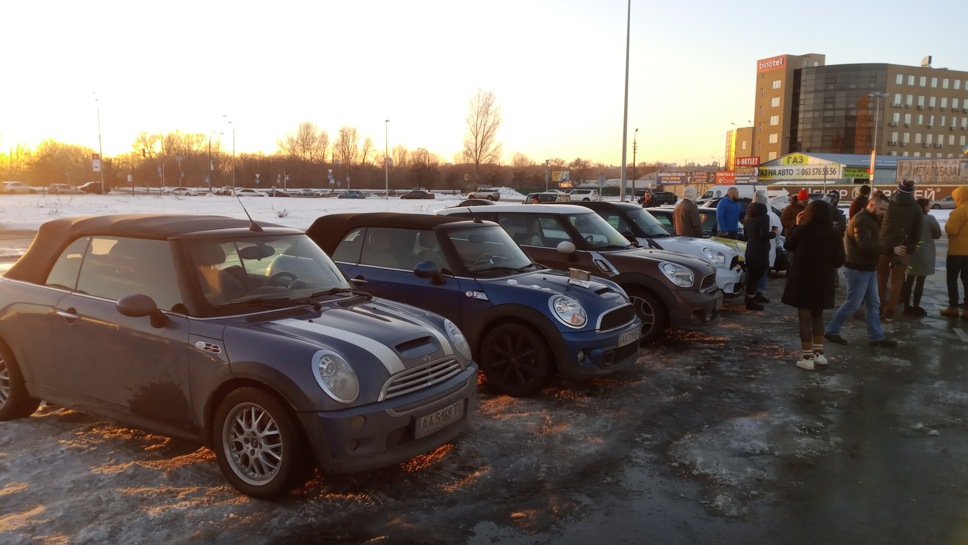 Mini Club киев 2019 Mini Cabrio S 16 л 2005 года на Drive2