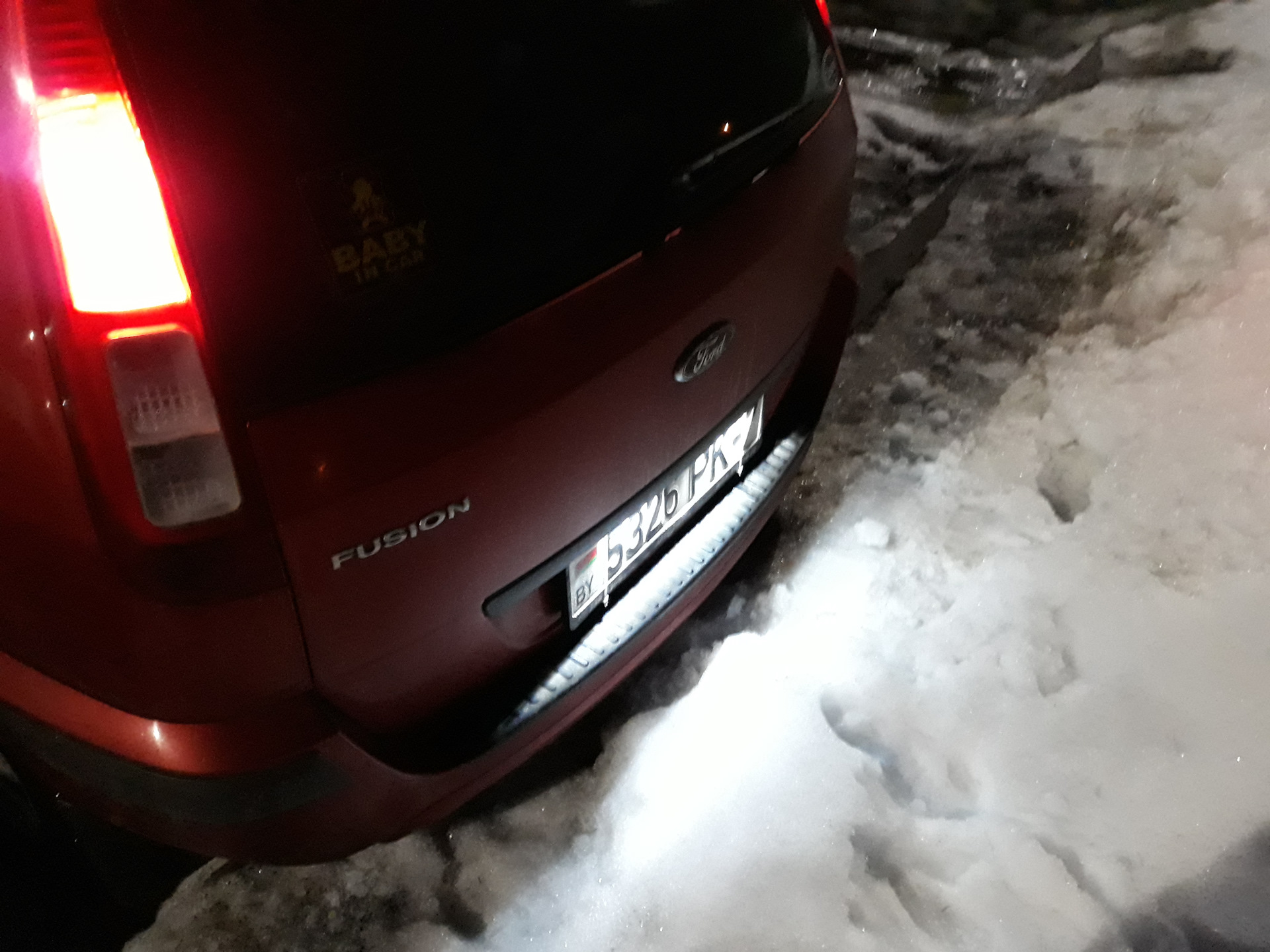 17. Замена подсветки номера + диодные лампочки — Ford Fusion, 1,6 л ...