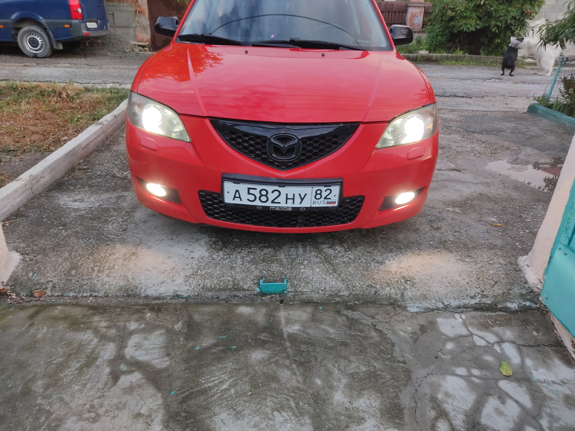 Замена лампочек в туманках — Mazda 3 (1G) BK, 1,6 л, 2007 года | своими ...
