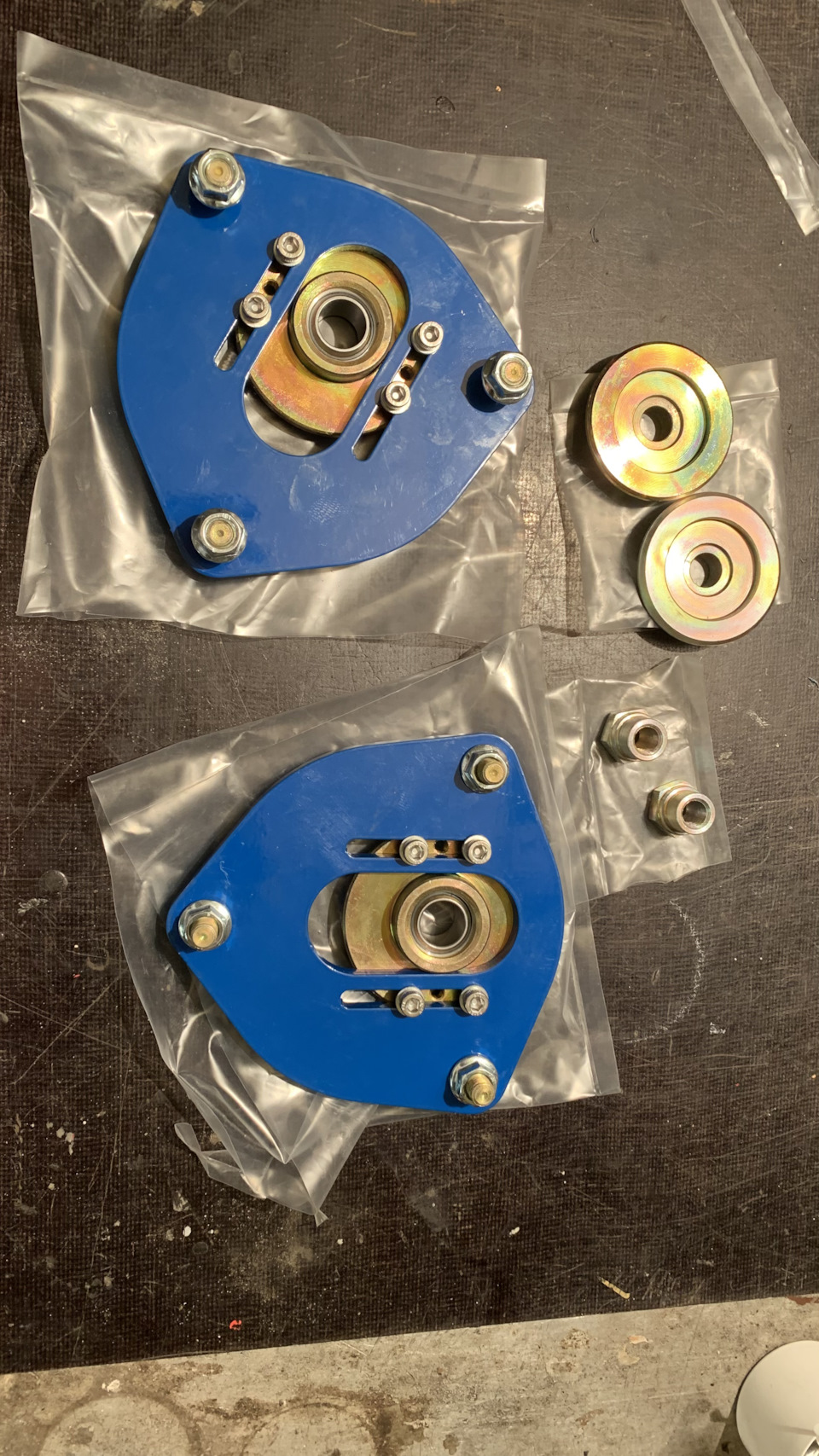 Разьвалтные опоры стоек — Mitsubishi Lancer IX, 1,6 л, 2005 года ...