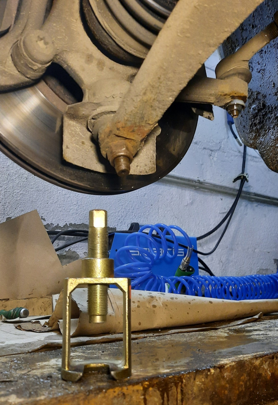 такого планы съемники не подходят без съема торм.диска — Peugeot 607