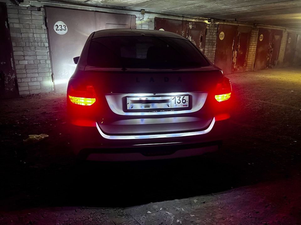 Ярко — Lada Гранта Лифтбек (2G)