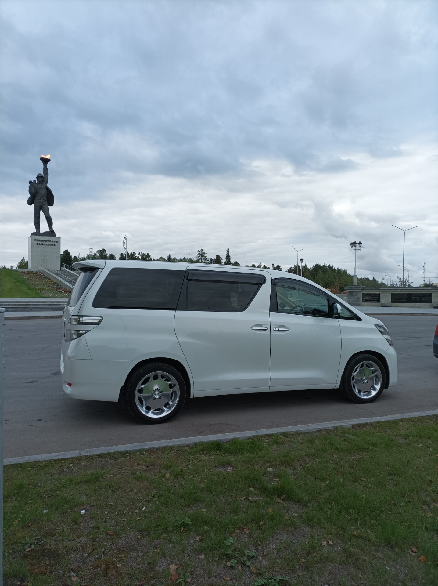 Лабутены на лето 2. — Toyota Vellfire (1G), 2,4 л, 2009 года | колёсные  диски | DRIVE2