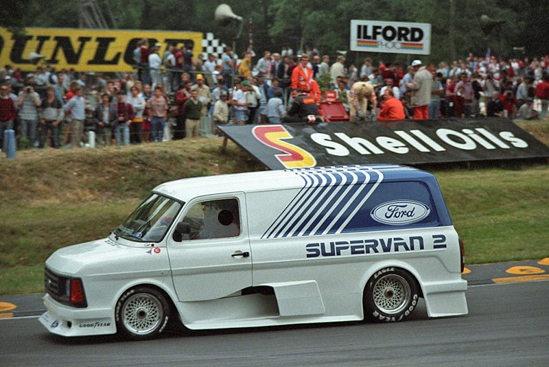 Ford Transit Supervan 2