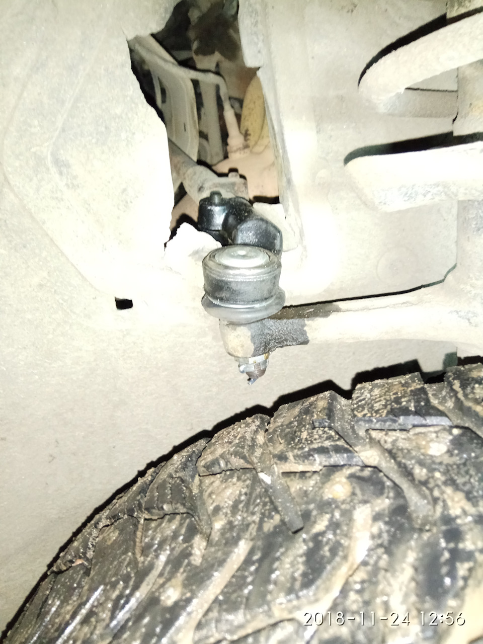 заглушки так и просятся поменять. — Lada Kalina Cross