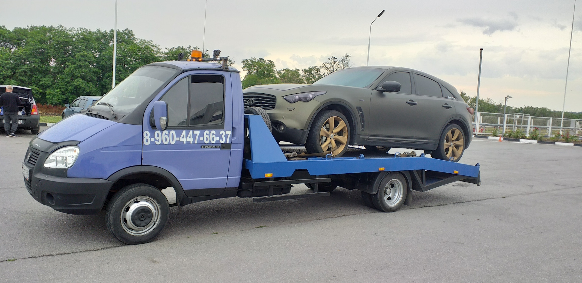 газель эвакуатор полиция. эвакуатор погрузка на автовоз. авито новошахтинск эвакуатор газель. гидроплатформа на газель. легковой эвакуатор.