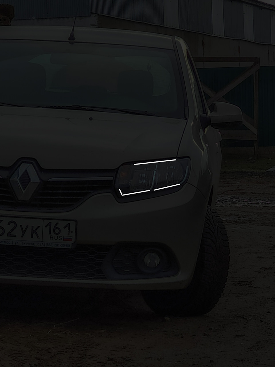 Дневные светодиодные огни вместо галогеновой лампочки — Renault Sandero ...