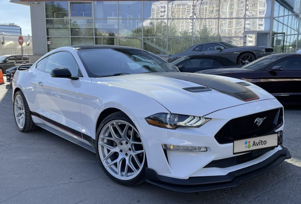 Фото сет в авто салоне — Ford Mustang (6G), 2,3 л, 2018 года ...