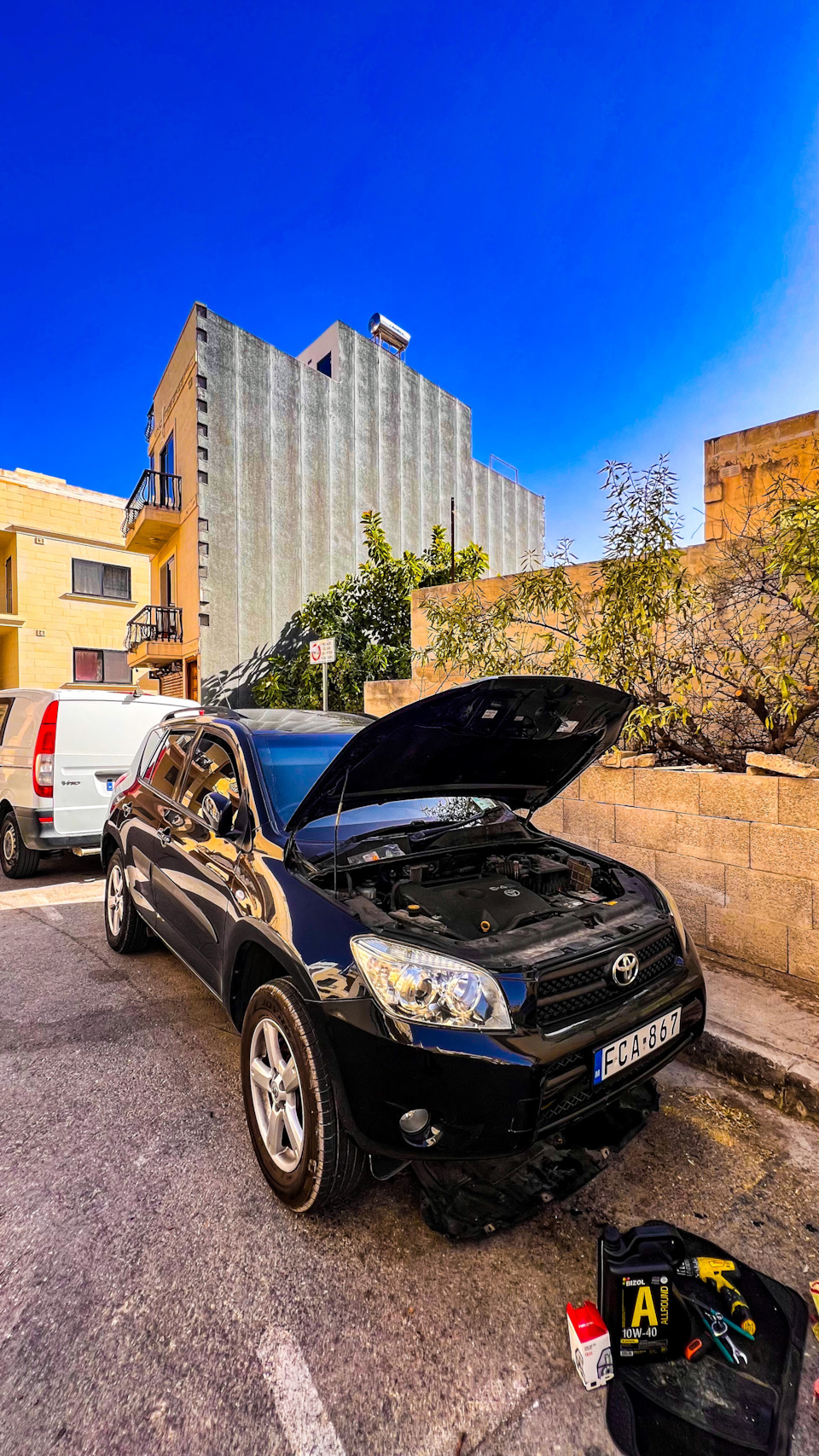 Замена масла в двигателе 🌴 на острове — Toyota RAV4 (III), 2,2 л, 2006 ...