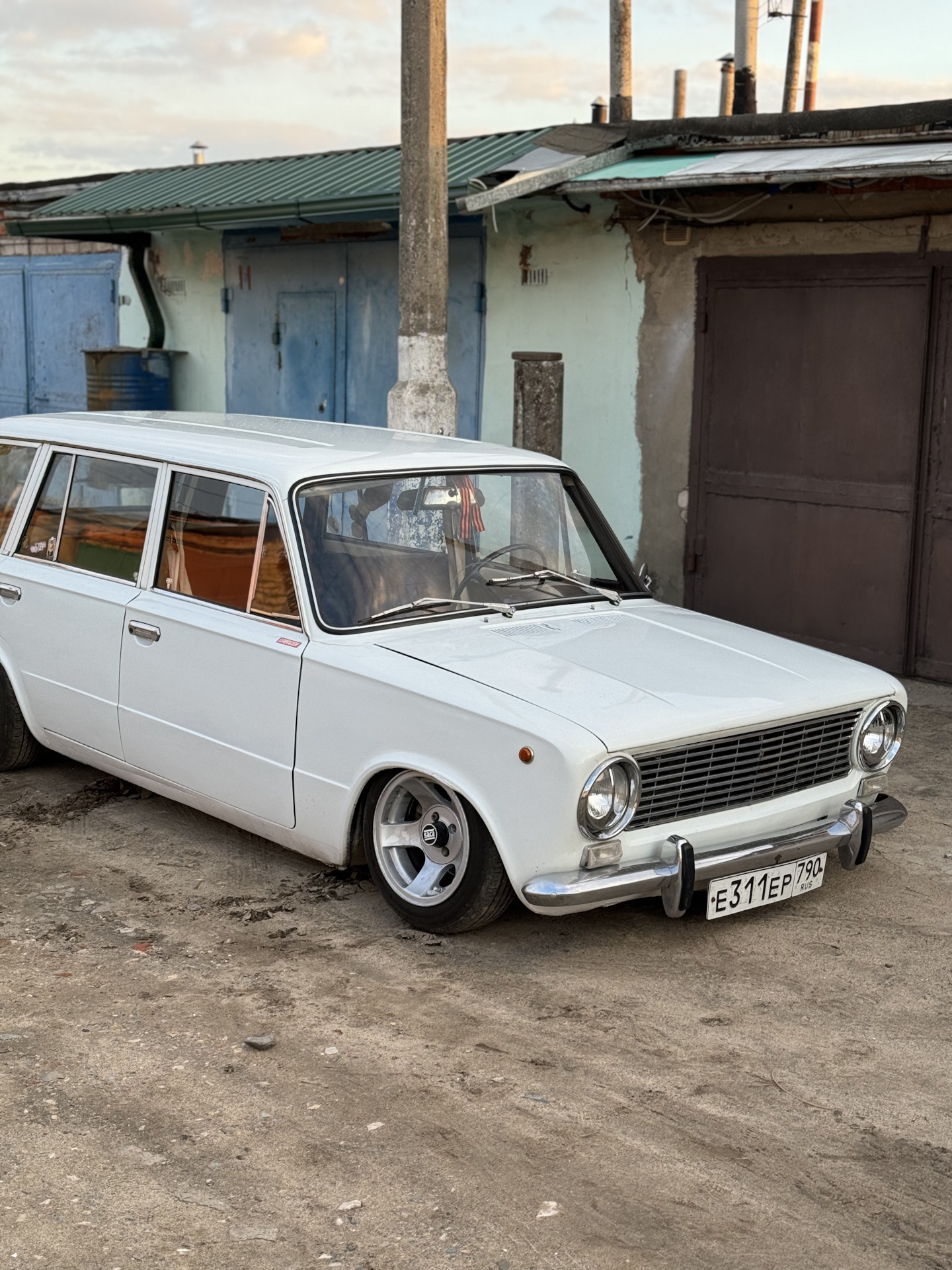 Примерка дисков — Lada 2102, 1,2 л, 1974 года | колёсные диски | DRIVE2