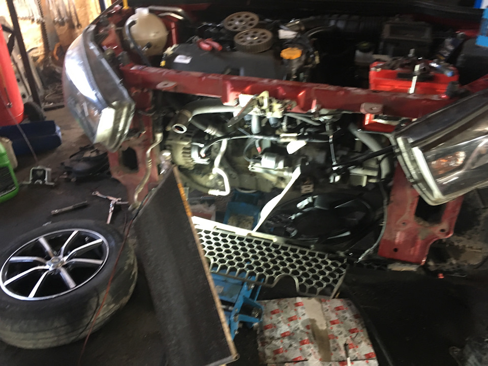 Масло в свечных колодцах — Lada Гранта лифтбек, 1,6 л, 2014 года ...