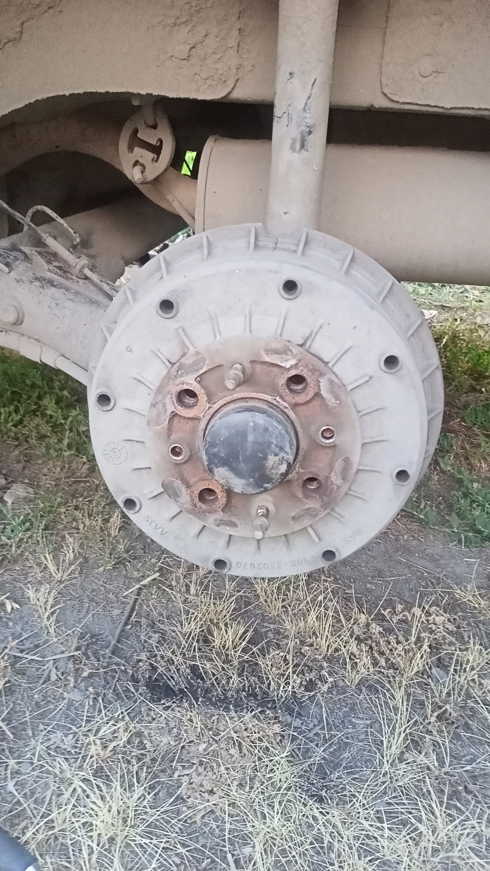 барабаны и опоры задние — Lada Гранта Лифтбек (2G), 1,6 л, 2019 года ...