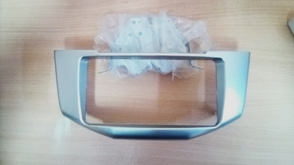 Продаю переходную рамку 2 дин магнитолы — Lexus RX (2G), 3,3 л, 2004 ...