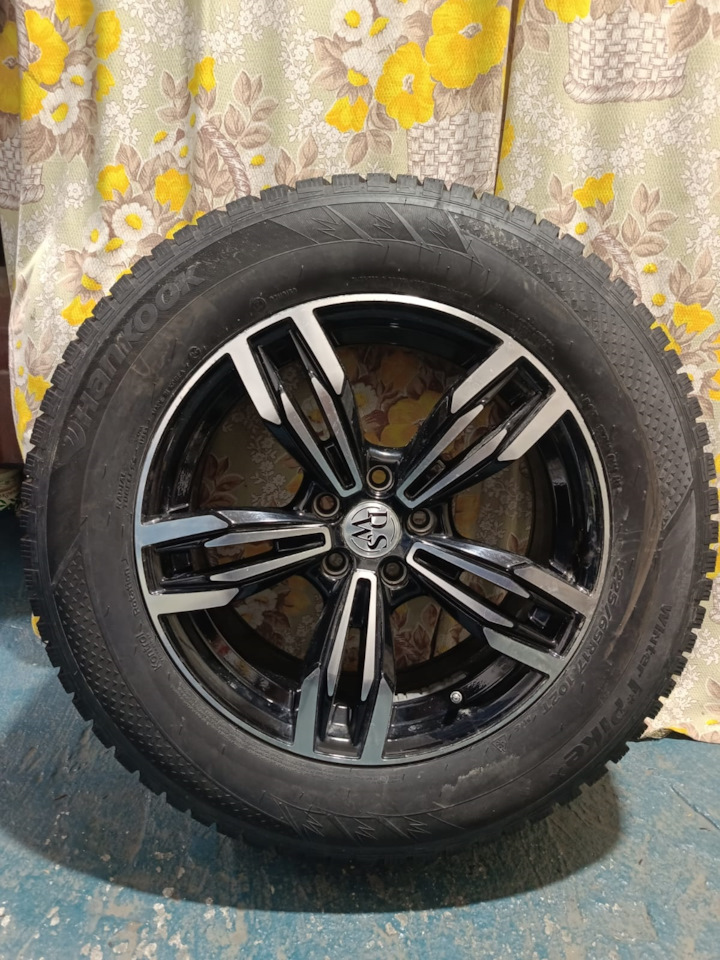 Шины зимние шипованные Hankook 225/65 R17, литые диски Dws 6,5Jx17 ET33 5x108 на Chery Tiggo 7 Pro, Chery Tiggo 7 Pro Max, Exeed LX, Omoda C5. Б/у | 60 000 ₽ в городе Воронеж | DRIVE2