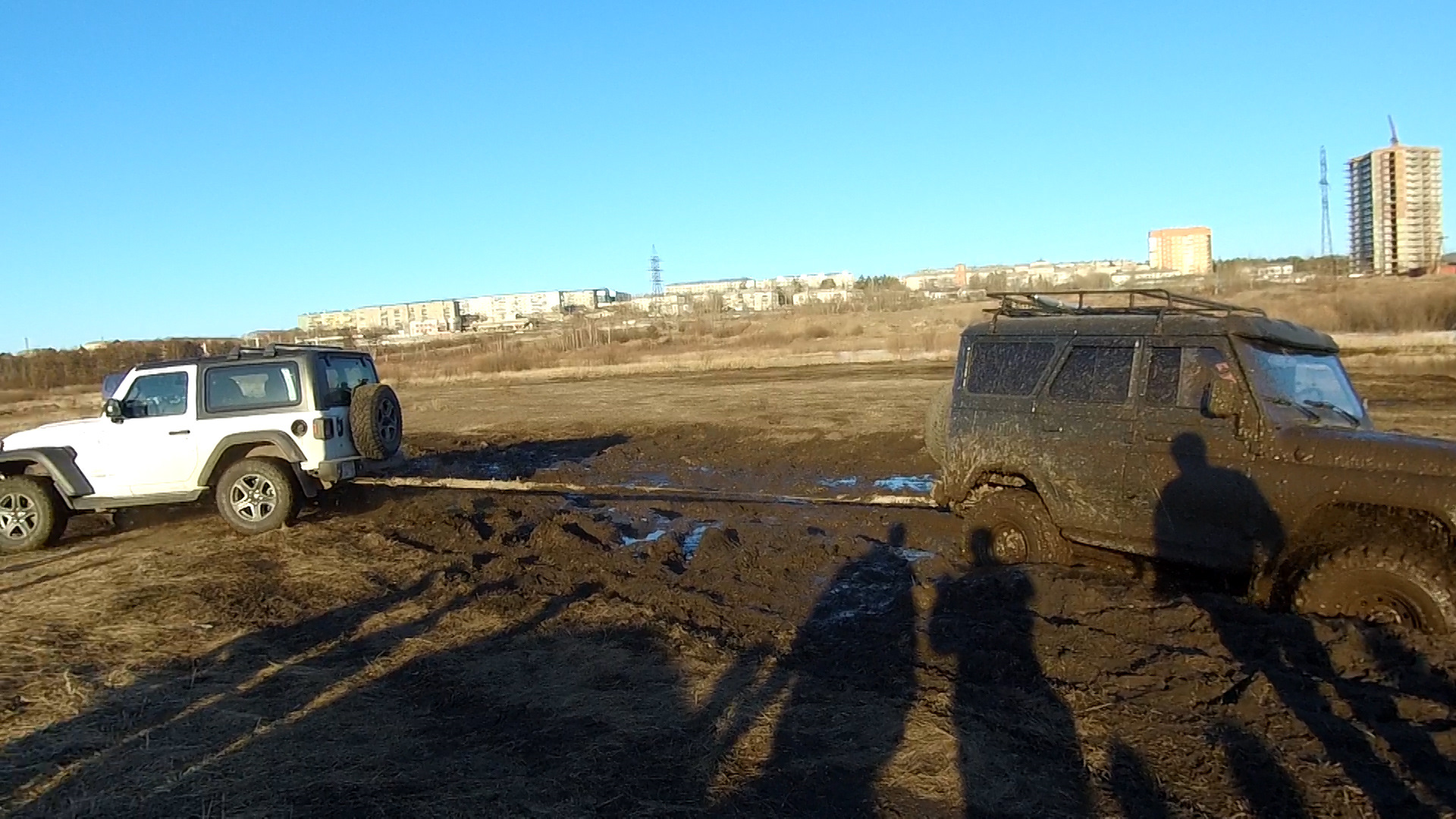 Wrangler vs Land Cruiser