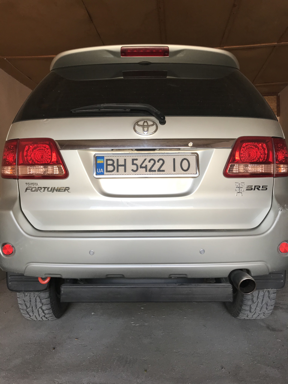 Защита газового баллона — Toyota Fortuner (1G), 4 л, 2005 года | тюнинг |  DRIVE2