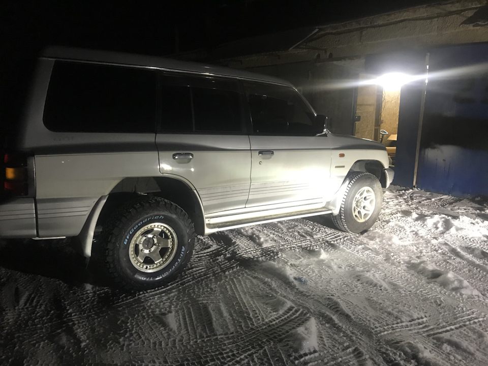 Драйв 2 паджеро 3. Mitsubishi Pajero 2 Терминатор. Mitsubishi Pajero 2 покрашенная в 1 цвет. Белый Mitsubishi Pajero 2 Терминатор тюнинг. Паджеро 2 ДПС.