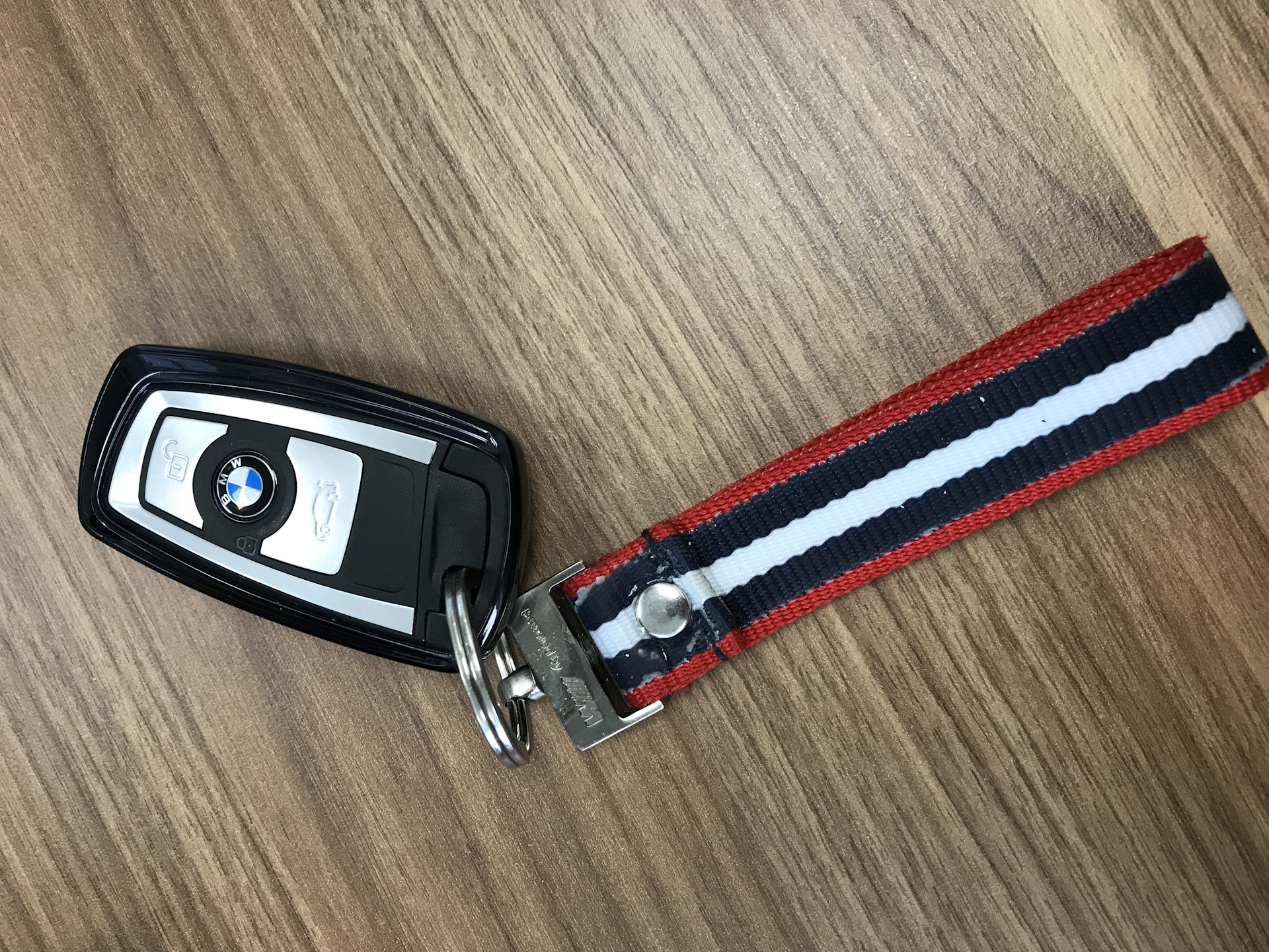 Брелок бмв. Корпус ключей BMW f30. Брелок BMW 3.