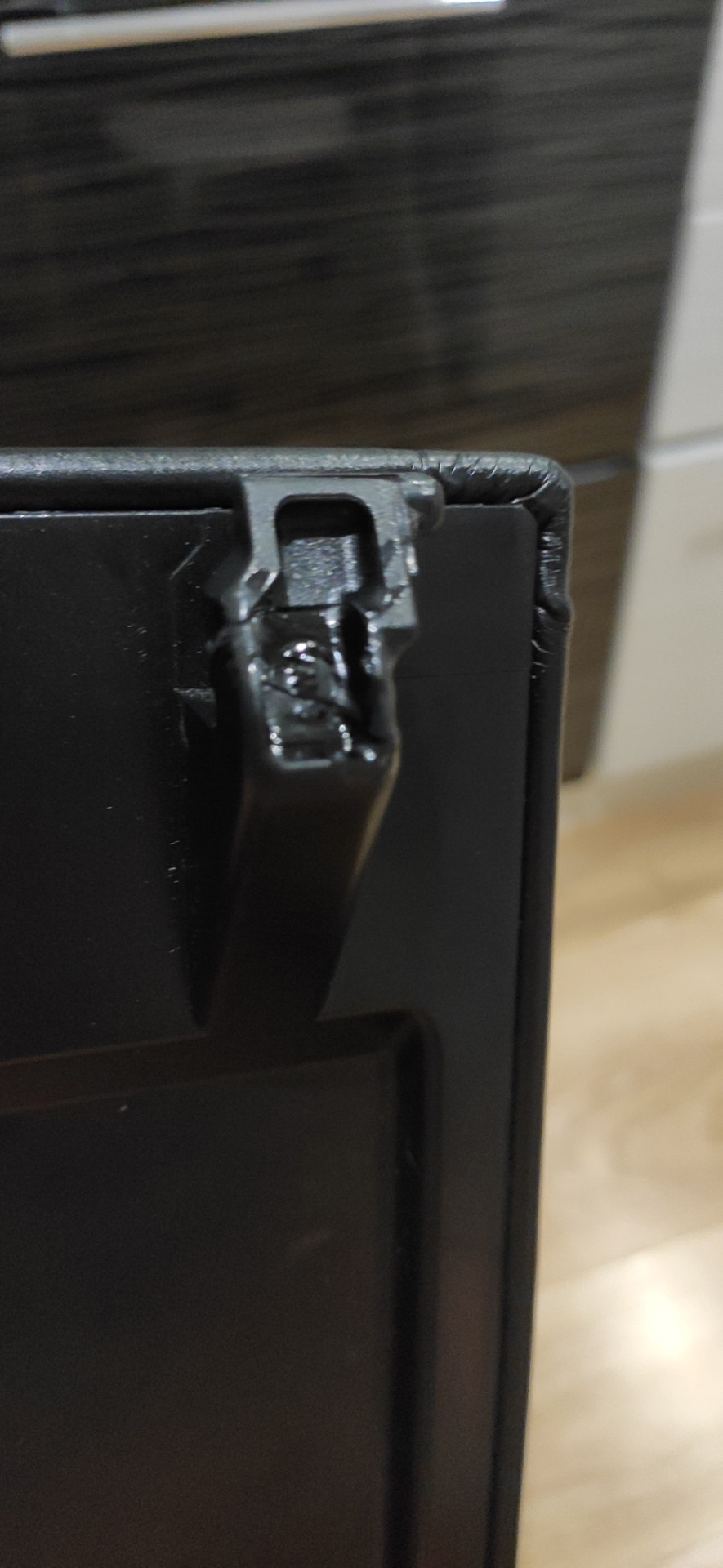 Так и не понял как сломал крышку подлокотника. — Volkswagen Polo Sedan ...