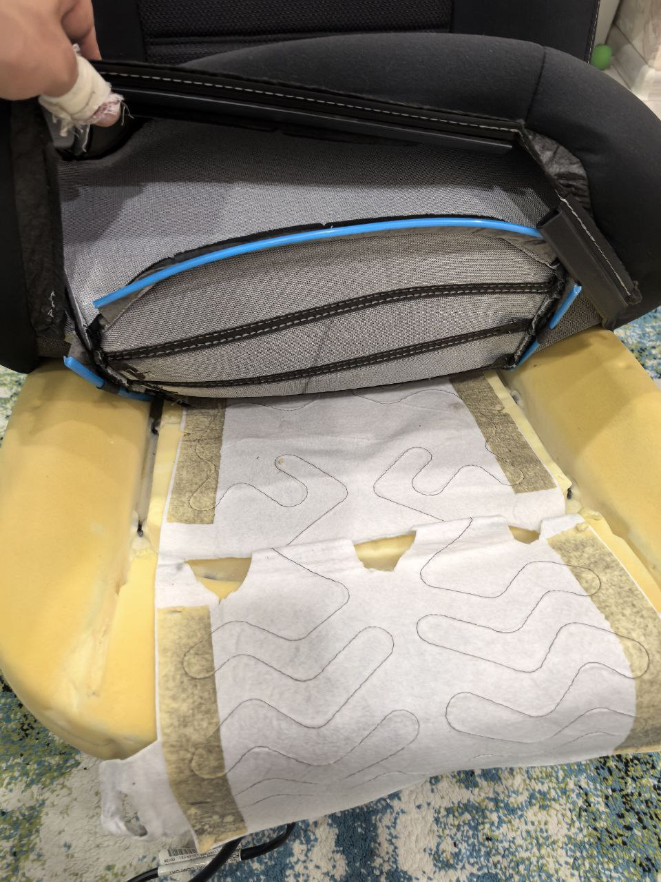 В ногах маты немного загибаются — Ford Fusion (America) (2G)