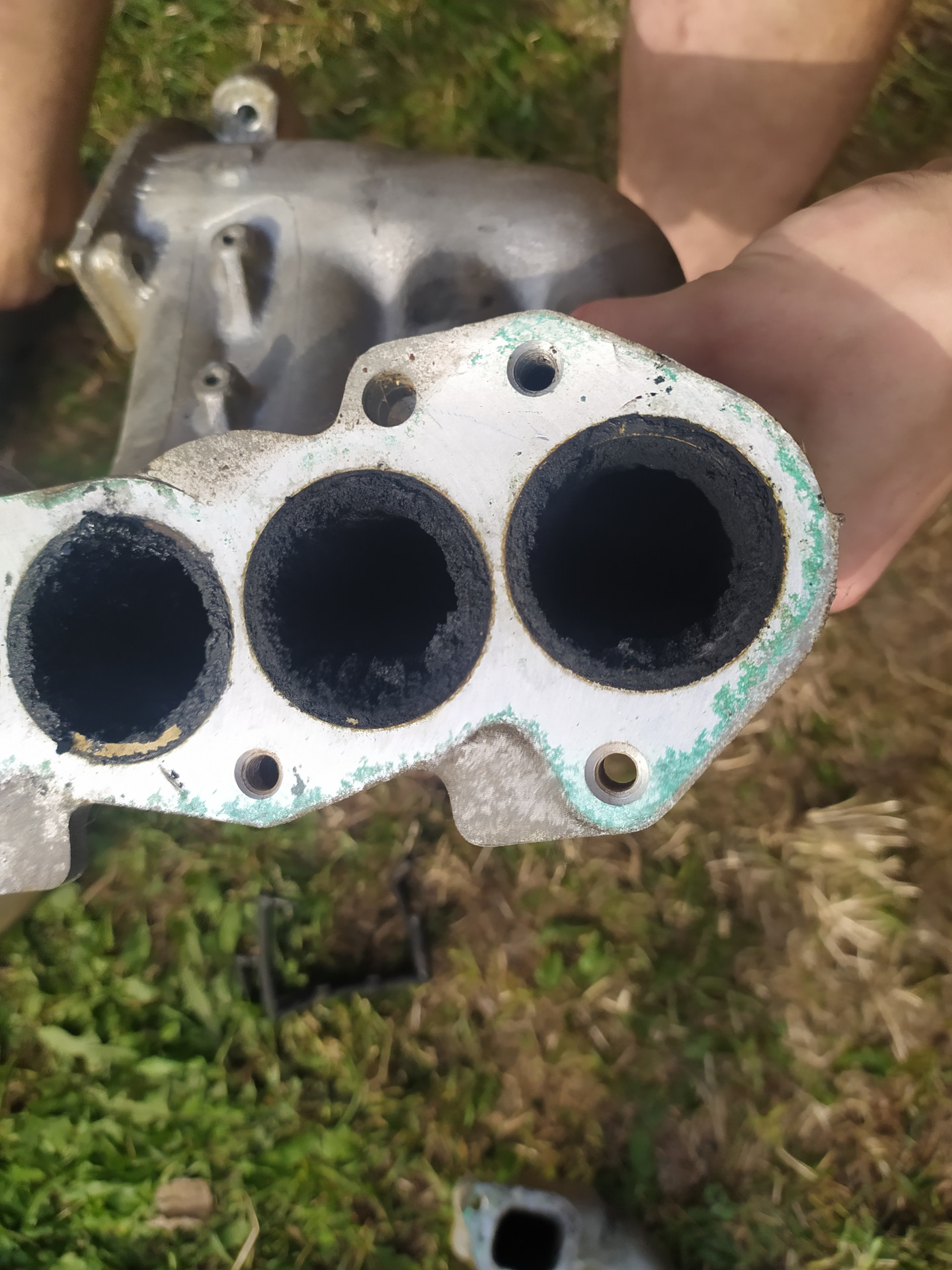 Чистка впускного коллектора, рециркуляция выхлопных и карьерных газов ...